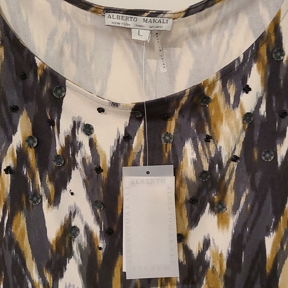 Unique blouse - Picture 5 of 5